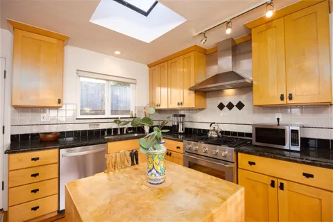 $1,248,000 | 381 11th Street, Montara, CA 94037