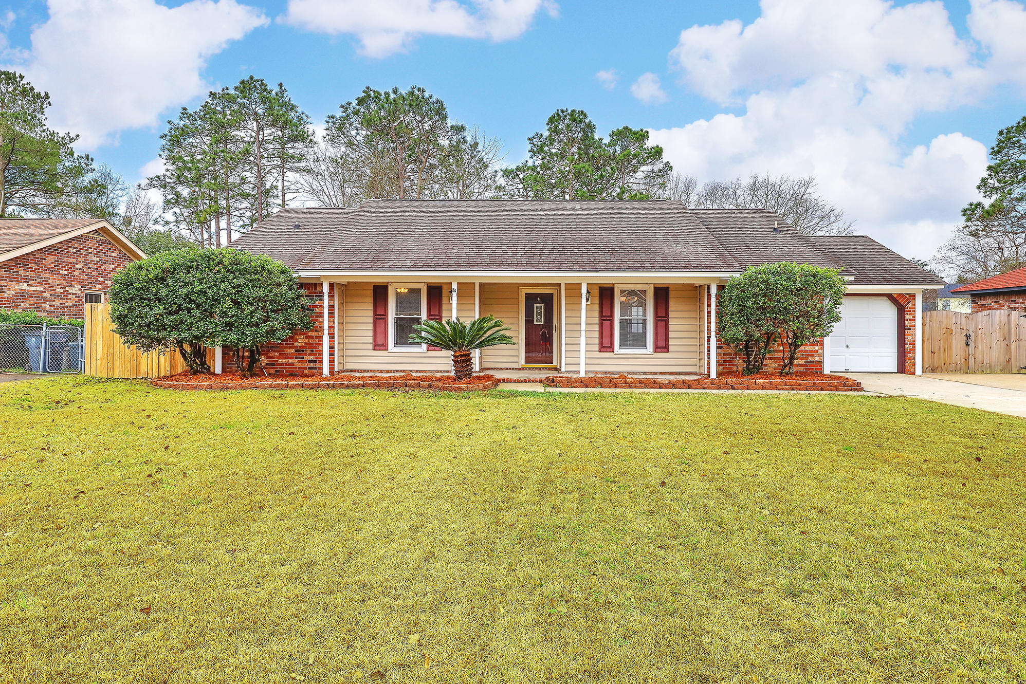 212 Longleaf Road Summerville, SC 29486 - Photo 1 of 33 IMG_0548_49_50