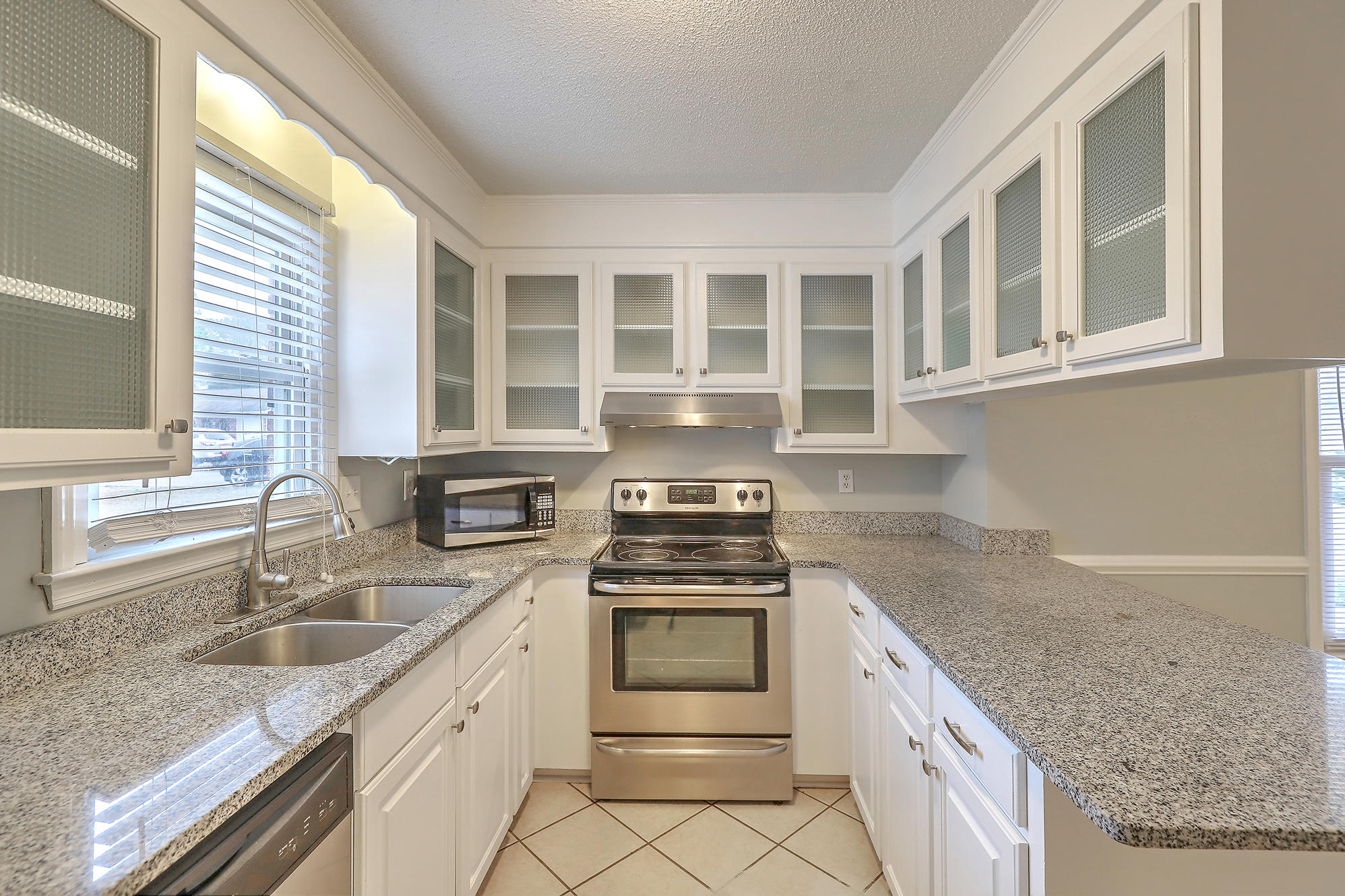 212 Longleaf Road Summerville, SC 29486 - Photo 11 of 33 IMG_0581_2_3