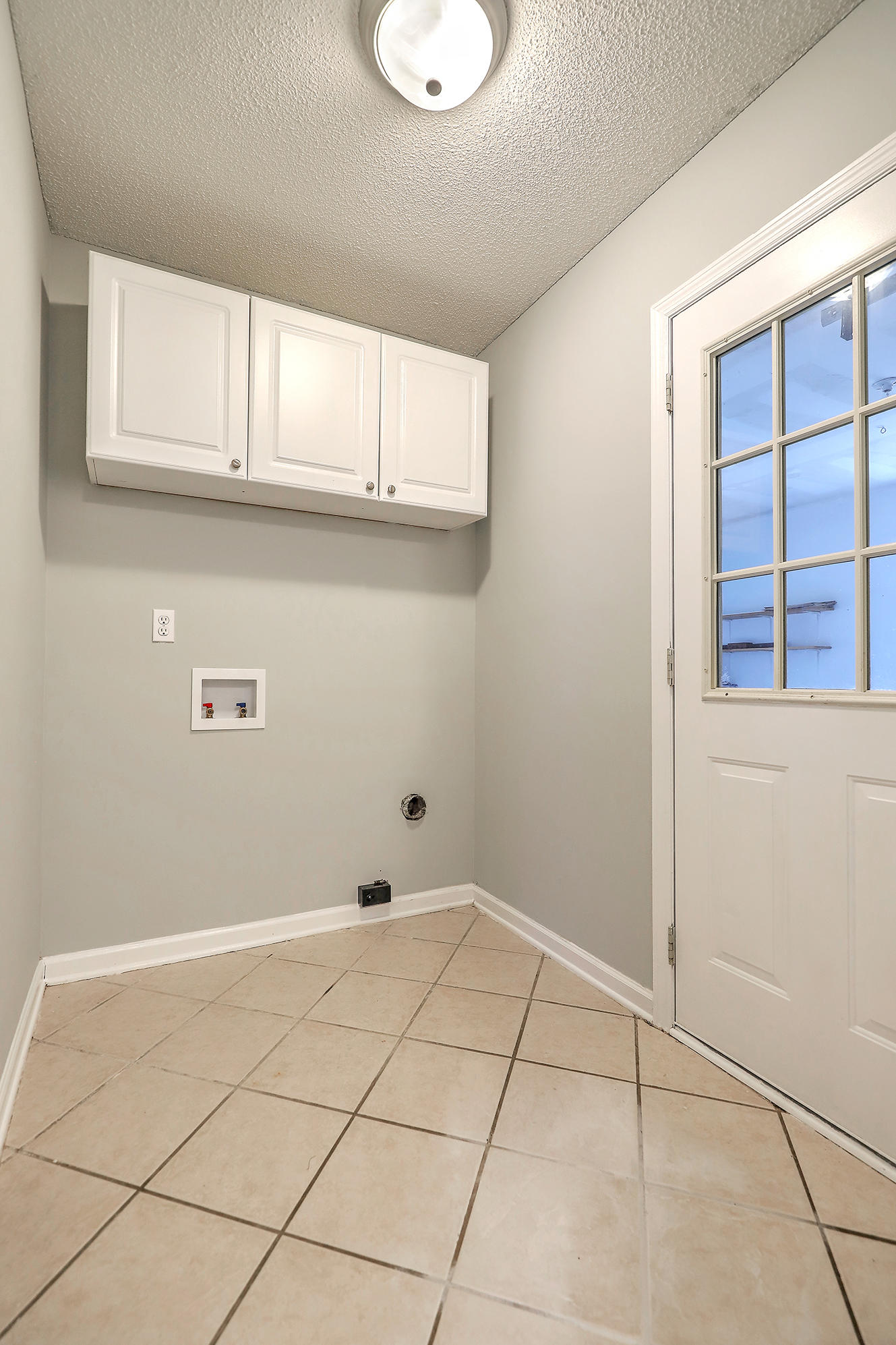 212 Longleaf Road Summerville, SC 29486 - Photo 13 of 33 IMG_0590_1_2