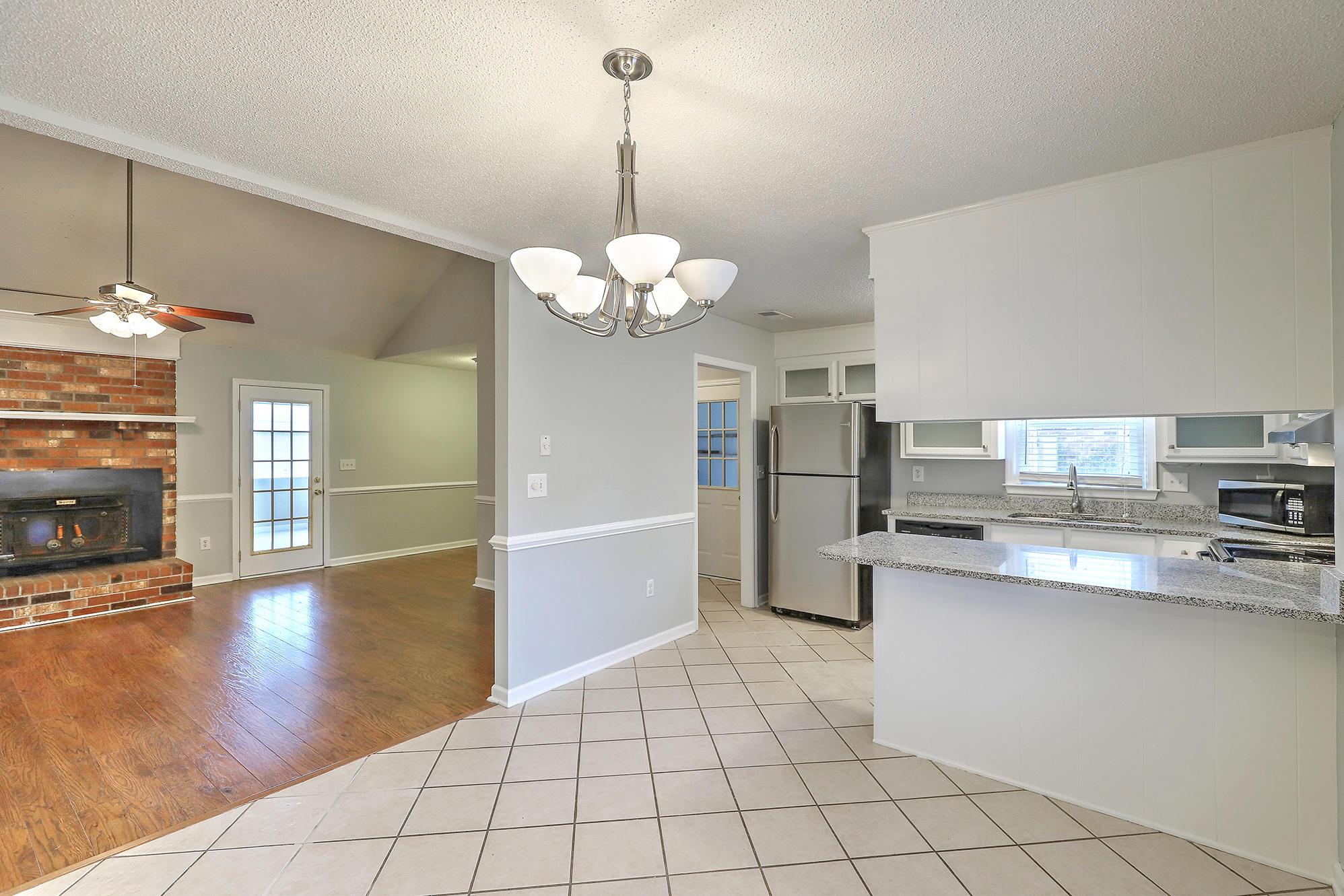 212 Longleaf Road Summerville, SC 29486 - Photo 9 of 33 IMG_0575_6_7