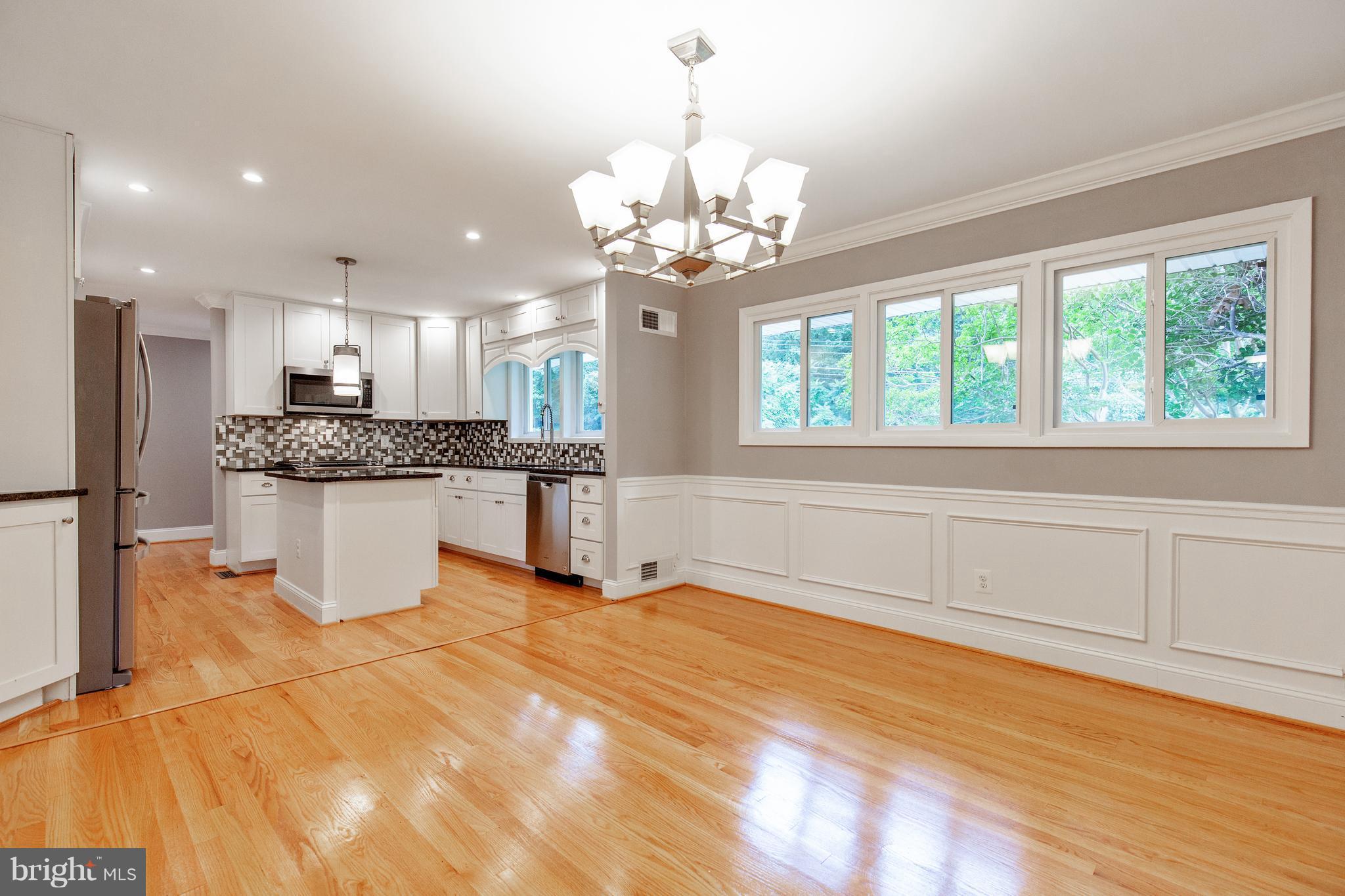 6911 Fort Hunt Road Alexandria, VA 22307 - Photo 8 of 30 Dining Room