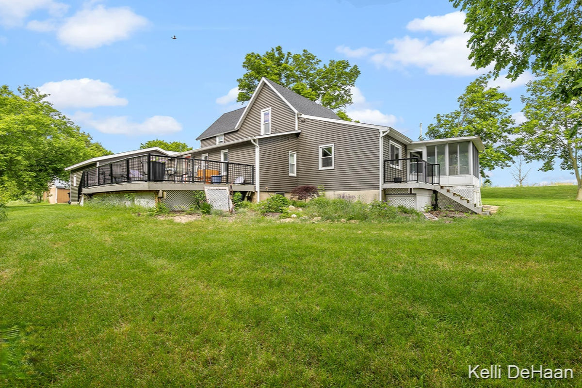 1498 Angling Road Grandville, MI 49418 - Photo 3 of 20 IMG_1016