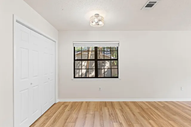 $2,100 | 403 Anchors Street, Niceville, FL 32578