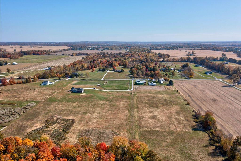 3854 South County Line Road Johnstown, OH 43031 - Photo 4 of 7 Great Amenities