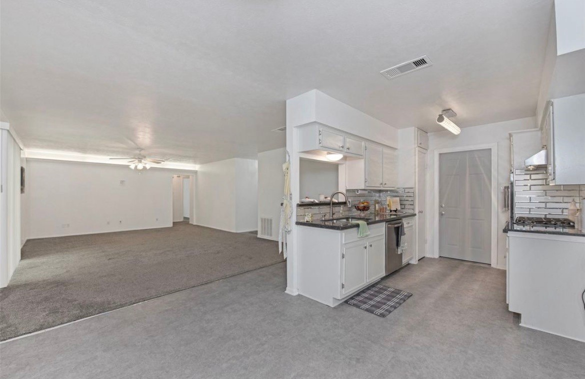 1102 East Rutgers Lane Deer Park, TX 77536 - Photo 12 of 22