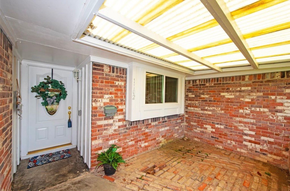 1102 East Rutgers Lane Deer Park, TX 77536 - Photo 3 of 22