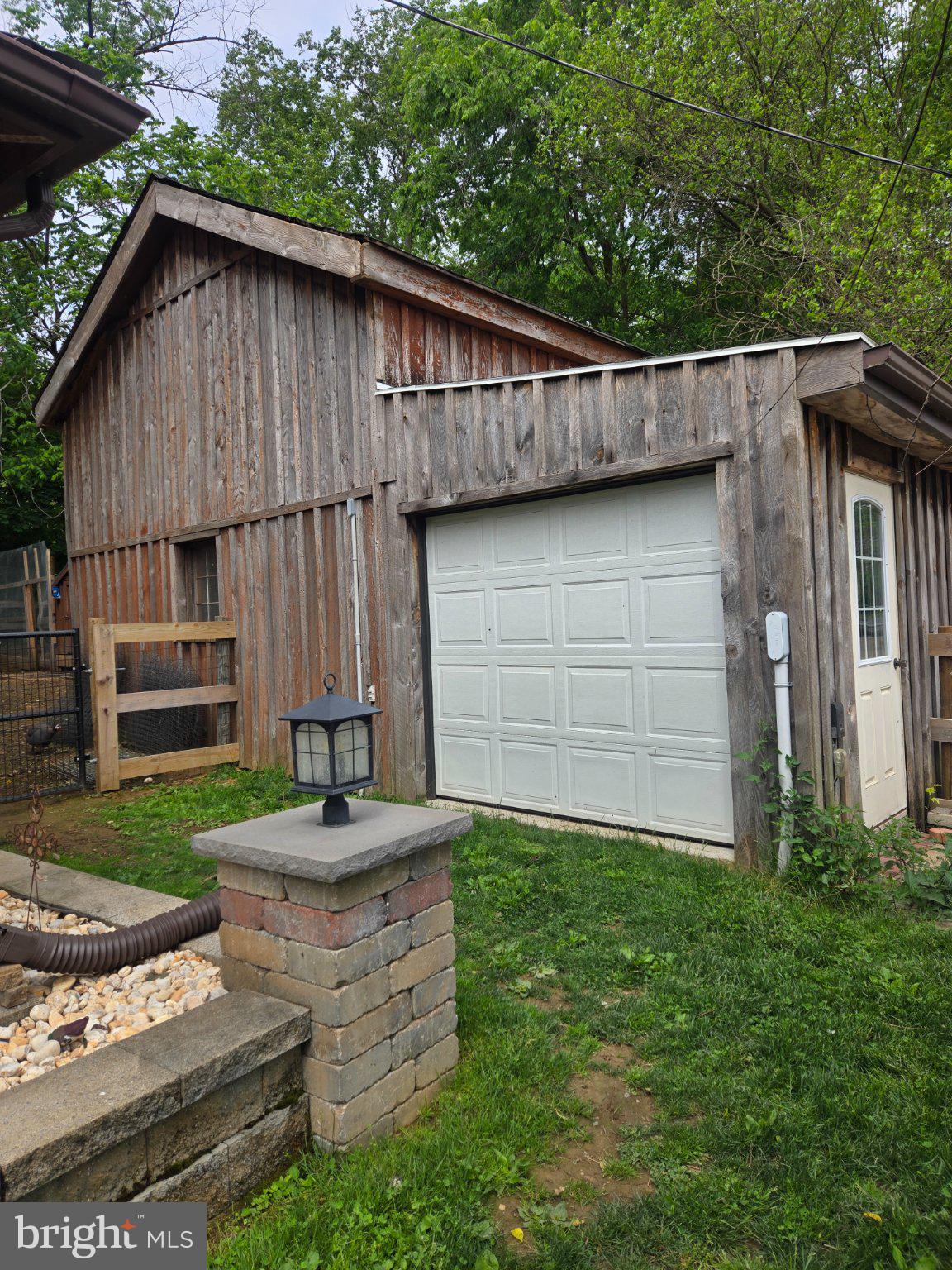 1669 Colebrook Road Lebanon, PA 17042 - Photo 27 of 34 a front view of a house with garden