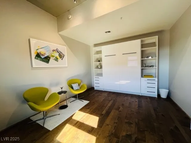 $2,575 | 353 East Bonneville Avenue, Unit 571, Las Vegas, NV 89101