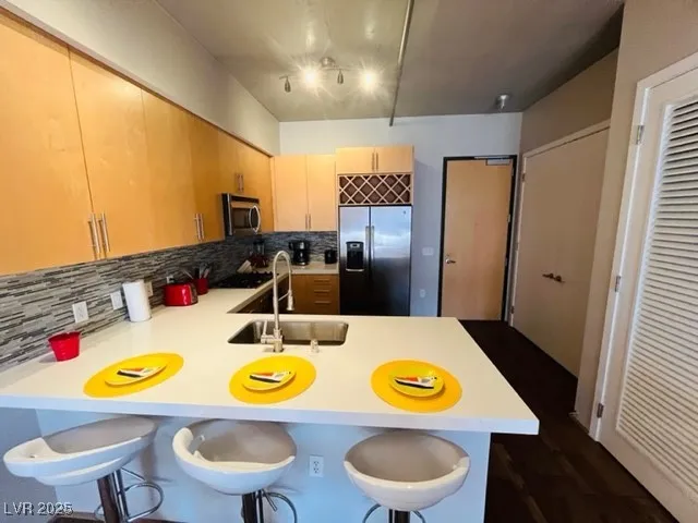 $2,575 | 353 East Bonneville Avenue, Unit 571, Las Vegas, NV 89101