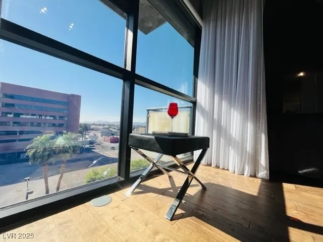 $2,575 | 353 East Bonneville Avenue, Unit 571, Las Vegas, NV 89101