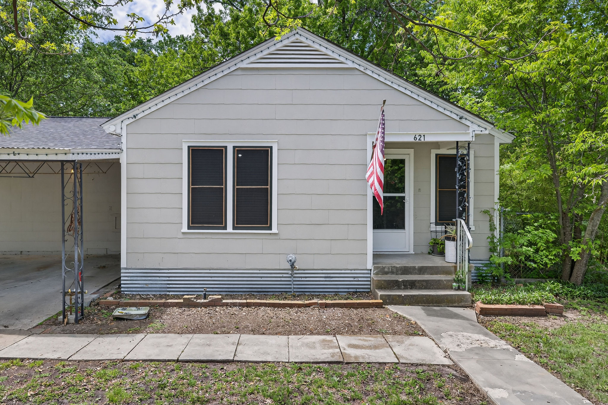 621 South Main Street Lockhart, TX 78644 - Photo 3 of 32