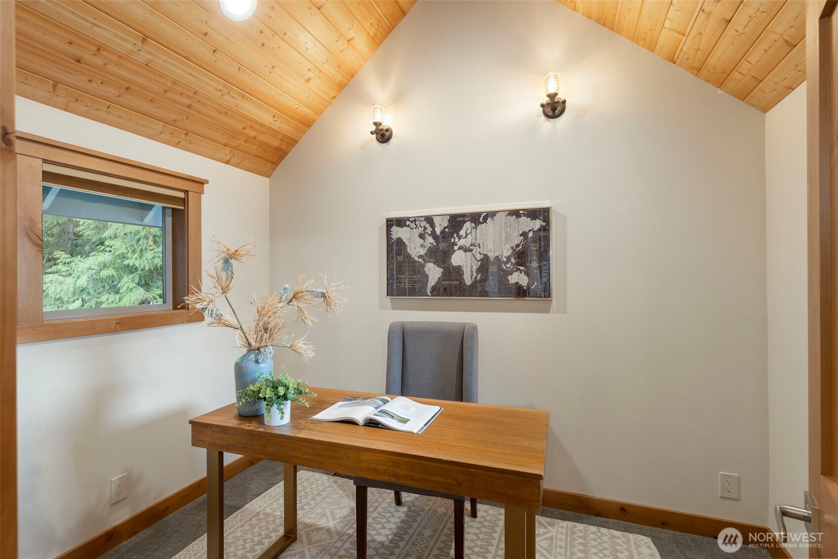 14341 Highway 106 Belfair, WA 98528 - Photo 32 of 40 a workspace with furniture and window