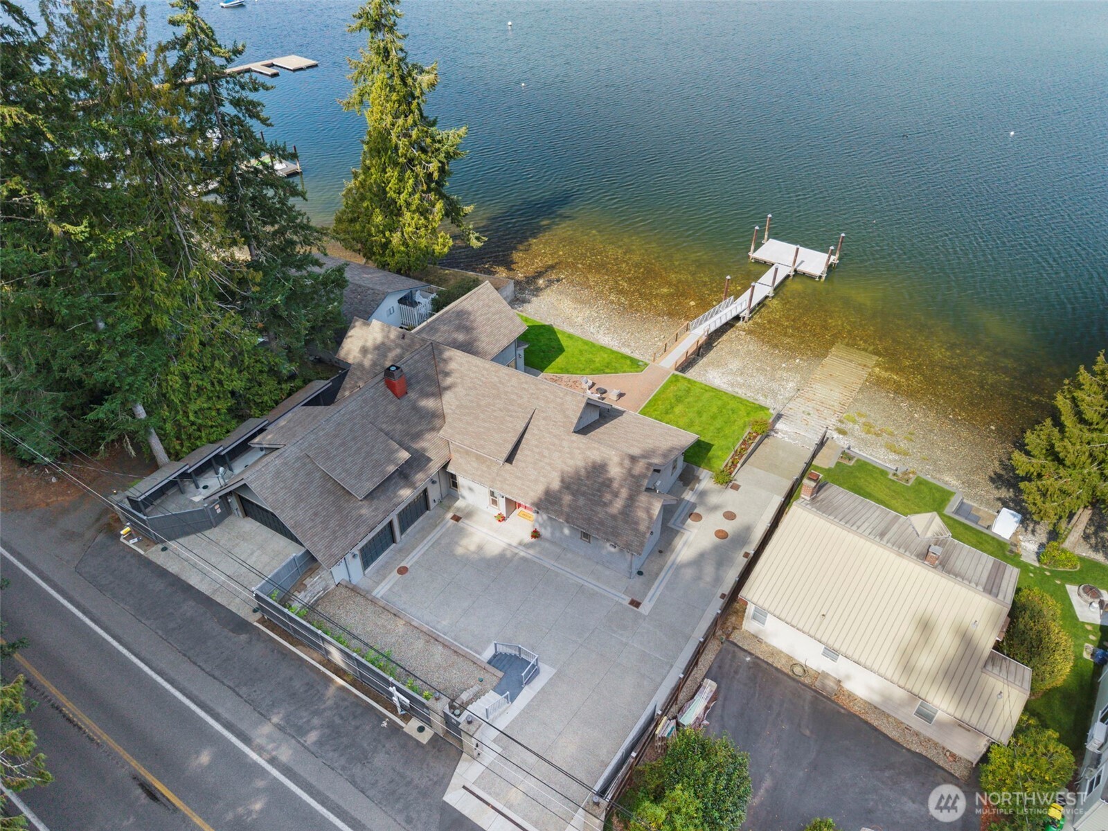14341 Highway 106 Belfair, WA 98528 - Photo 33 of 40 an aerial view of a house with a swimming pool