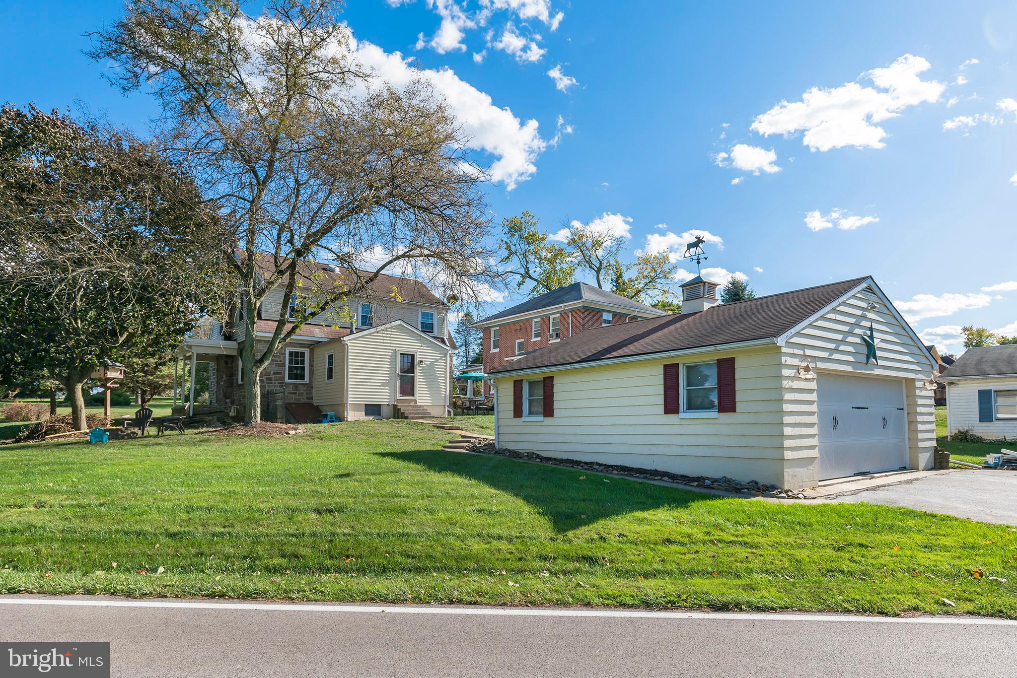 300 Hanover Road York, PA 17408 - Photo 3 of 39