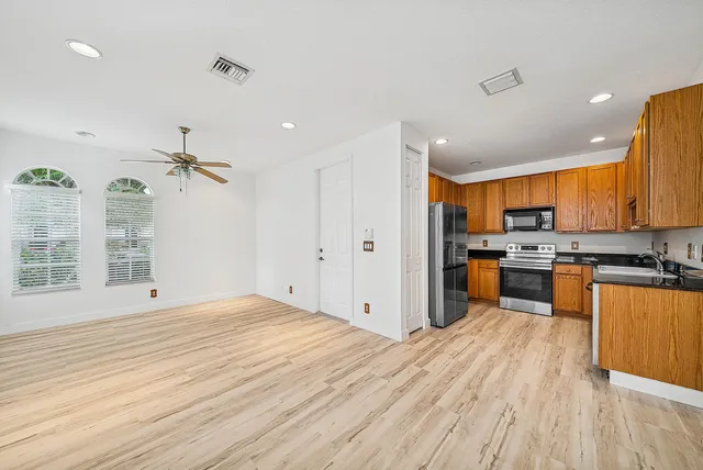 $609,500 | 16088 Poppy Seed Circle, Unit 304, Delray Beach, FL 33484