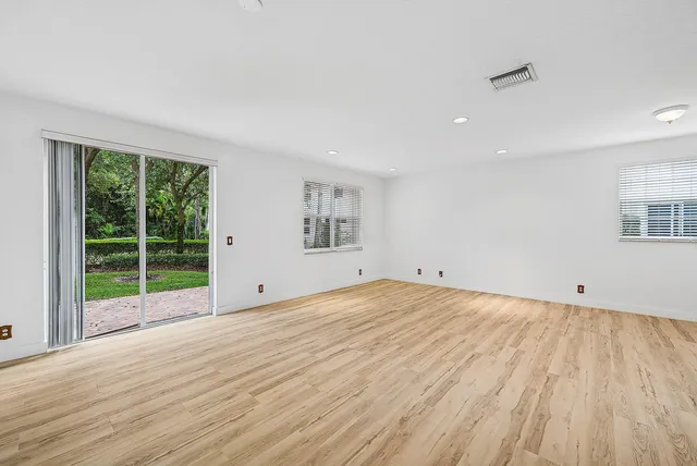 $609,500 | 16088 Poppy Seed Circle, Unit 304, Delray Beach, FL 33484