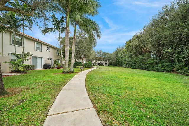 $609,500 | 16088 Poppy Seed Circle, Unit 304, Delray Beach, FL 33484