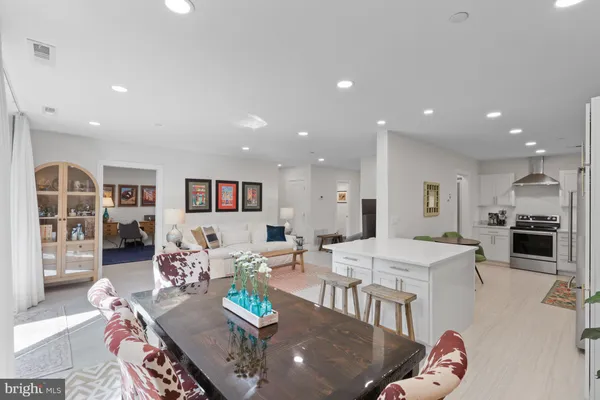 $585,000 | 1016 South Wayne Street, Unit T12, Arlington, VA 22204