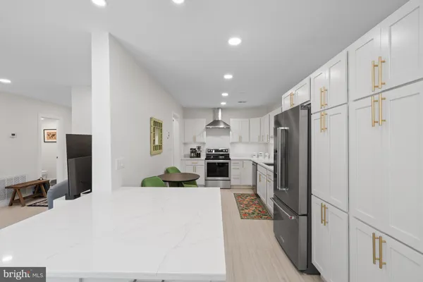 $585,000 | 1016 South Wayne Street, Unit T12, Arlington, VA 22204