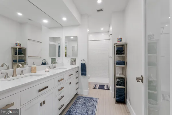 $585,000 | 1016 South Wayne Street, Unit T12, Arlington, VA 22204