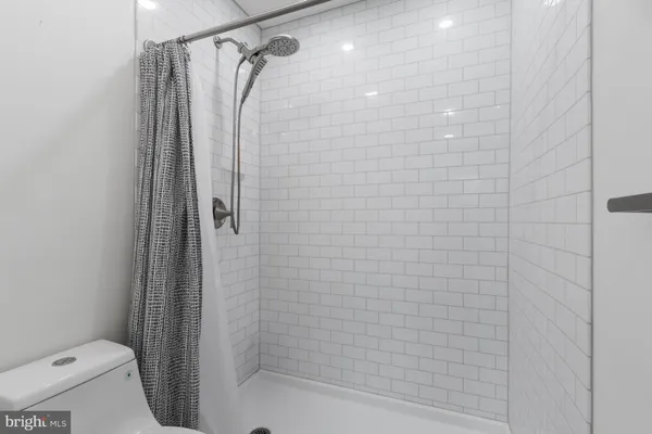 $585,000 | 1016 South Wayne Street, Unit T12, Arlington, VA 22204