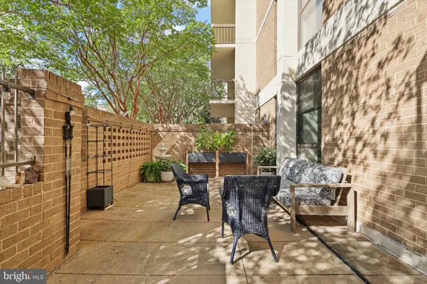 $585,000 | 1016 South Wayne Street, Unit T12, Arlington, VA 22204