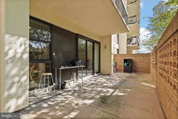 $585,000 | 1016 South Wayne Street, Unit T12, Arlington, VA 22204