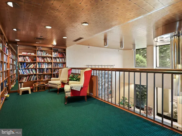 $585,000 | 1016 South Wayne Street, Unit T12, Arlington, VA 22204