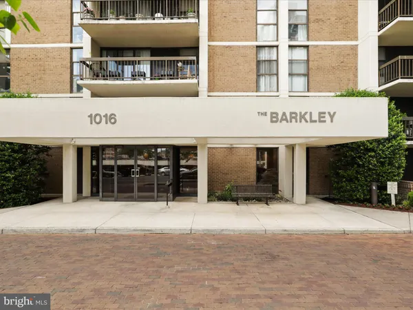 $585,000 | 1016 South Wayne Street, Unit T12, Arlington, VA 22204