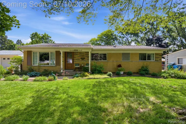 $339,900 | 4844 Whitlow Boulevard, Commerce Township, MI 48382