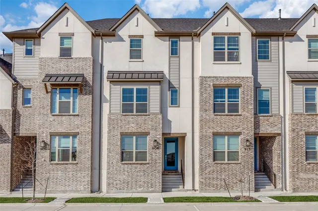 $3,300 | 909 Heights Way, Plano, TX 75075