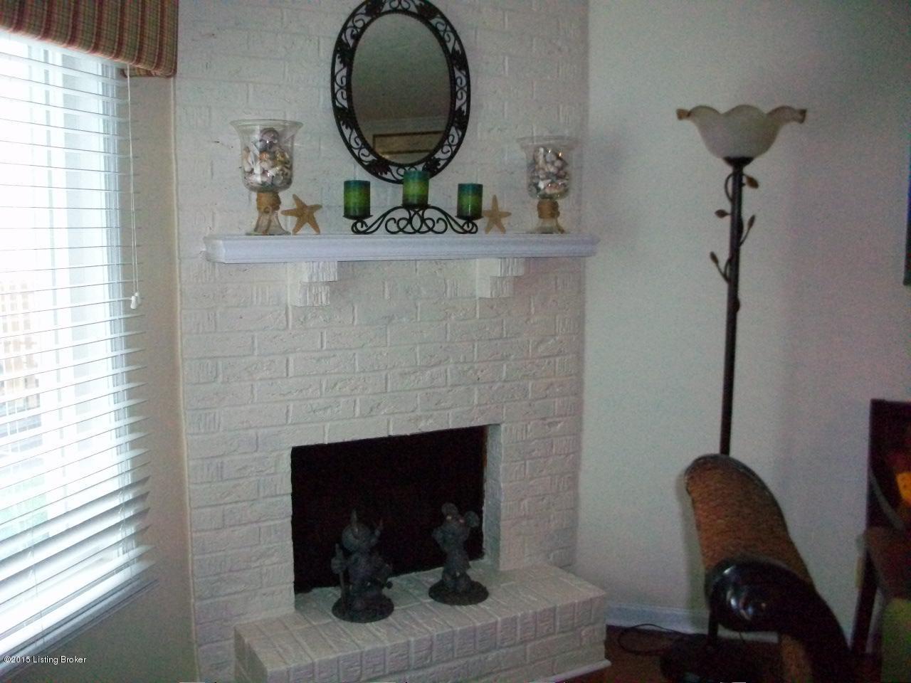 248 Moser Road Louisville, KY 40223 - Photo 4 of 25 Moser Road 002