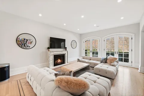 $6,250,000 | 9 Terrace Circle, Armonk, NY 10504