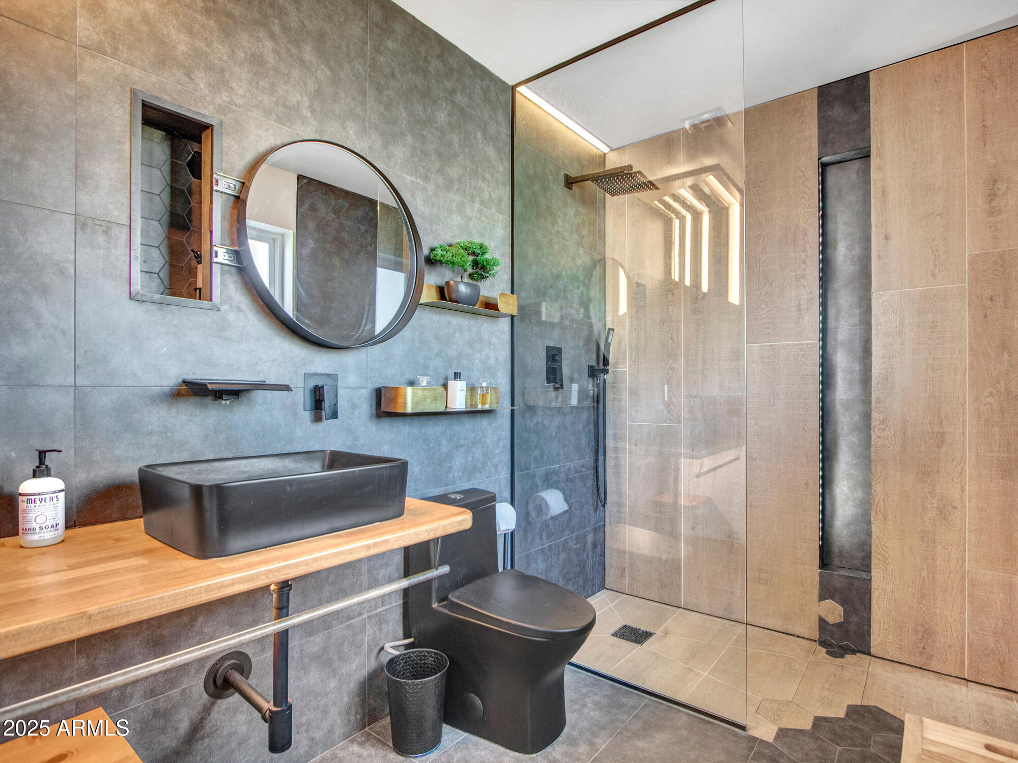 3010 East Yucca Street Phoenix, AZ 85028 - Photo 33 of 58 a bathroom with a toilet sink and shower