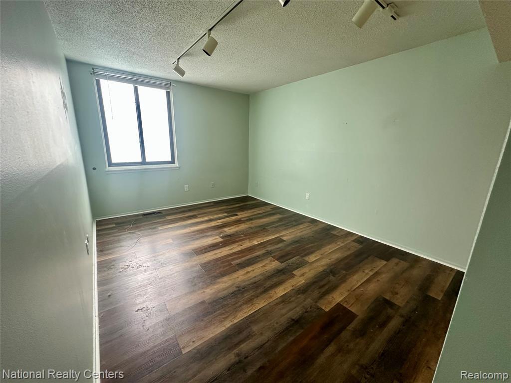 1744 Grove Road, Unit A101 Ypsilanti, MI 48198 - Photo 14 of 30