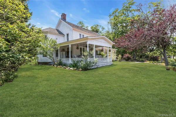 $1,100,000 | 430 Montauk Highway, East Moriches, NY 11940