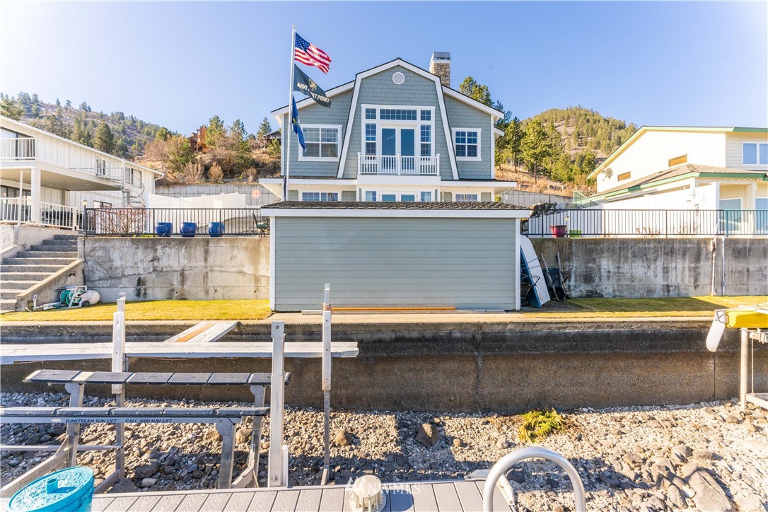 4160 South Lakeshore Road Chelan, WA 98816 - Photo 22 of 30 Gallery Image 22