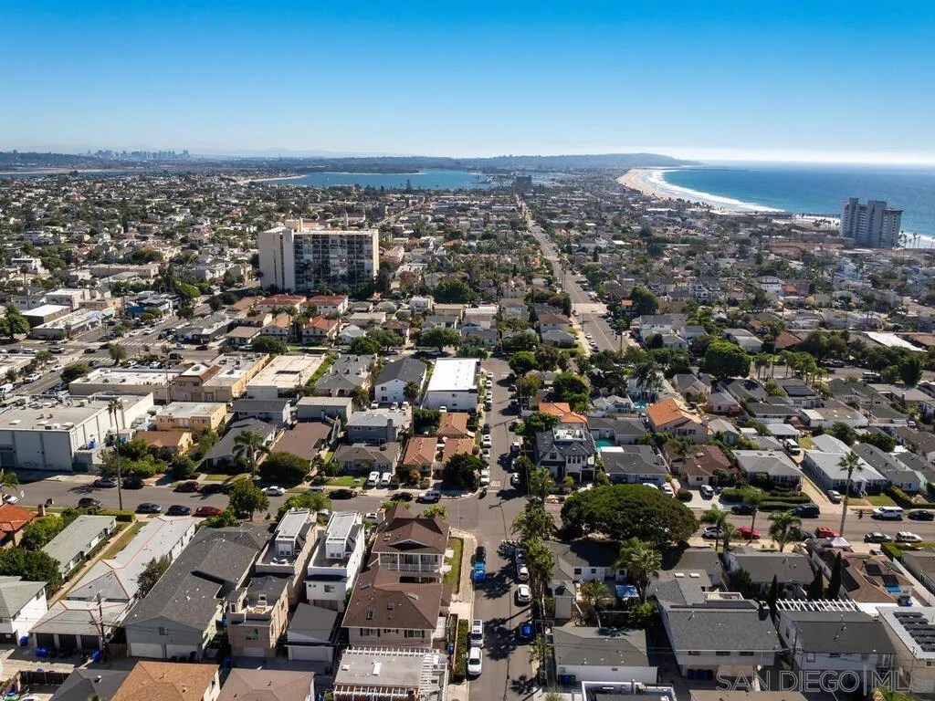 938 Opal Street San Diego, CA 92109 - Photo 68 of 70 an aerial view of a city