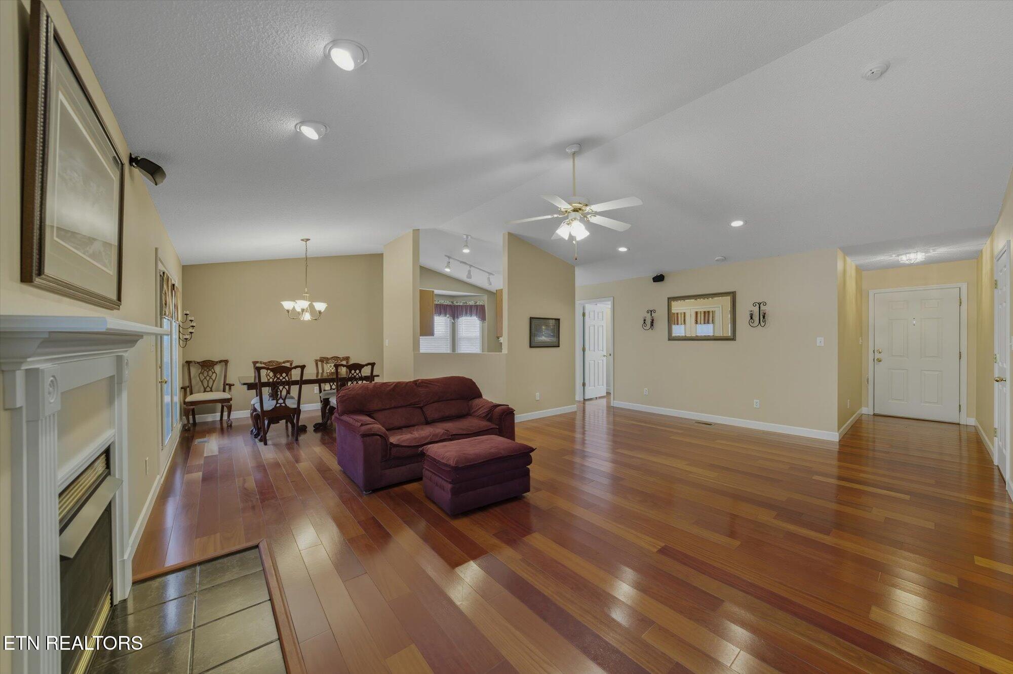 8416 Graceland Road Corryton, TN 37721 - Photo 6 of 20 06-8416-Graceland-Rd-Corryton-TN-6