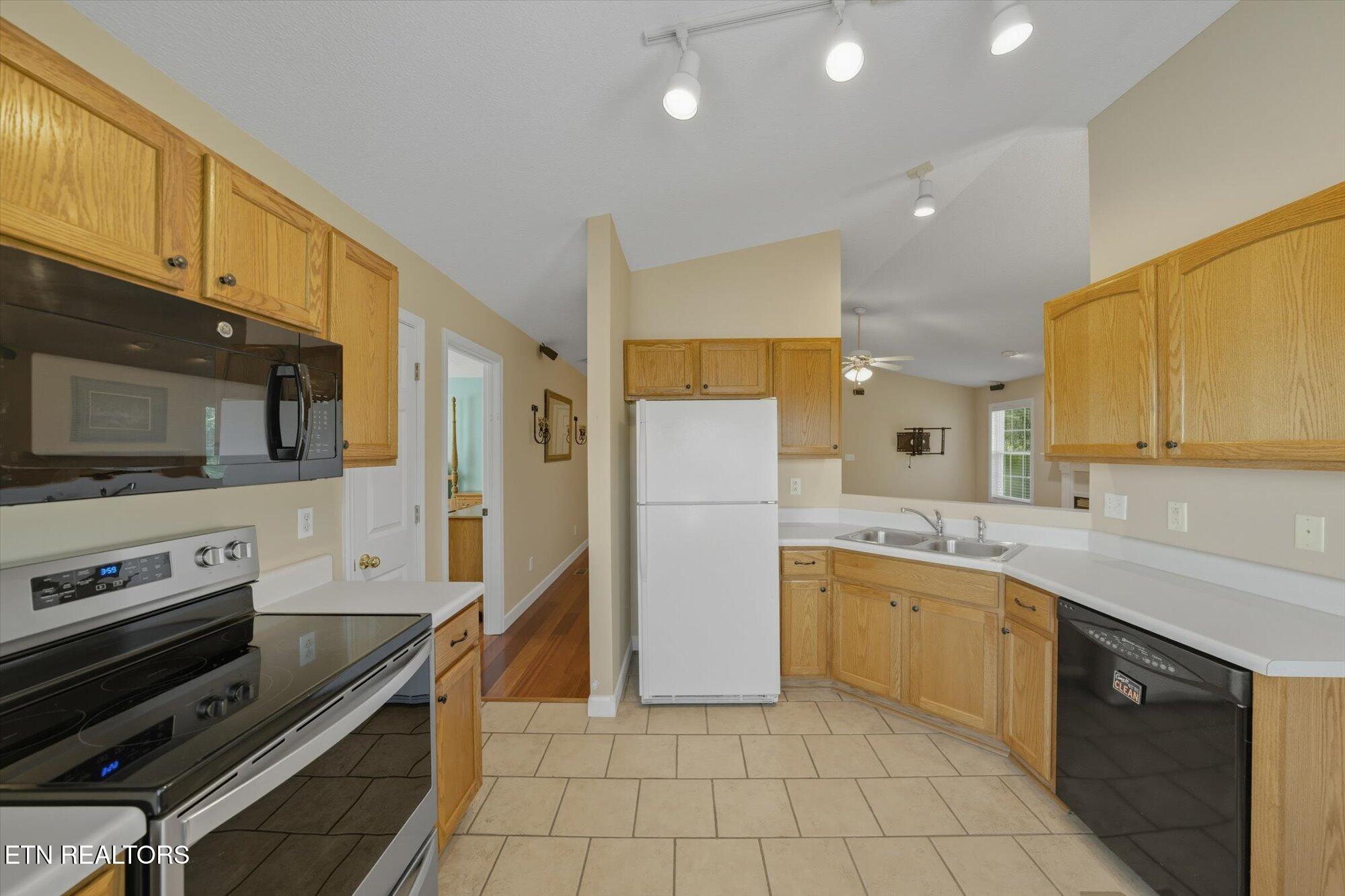 8416 Graceland Road Corryton, TN 37721 - Photo 8 of 20 10-8416-Graceland-Rd-Corryton-TN-10