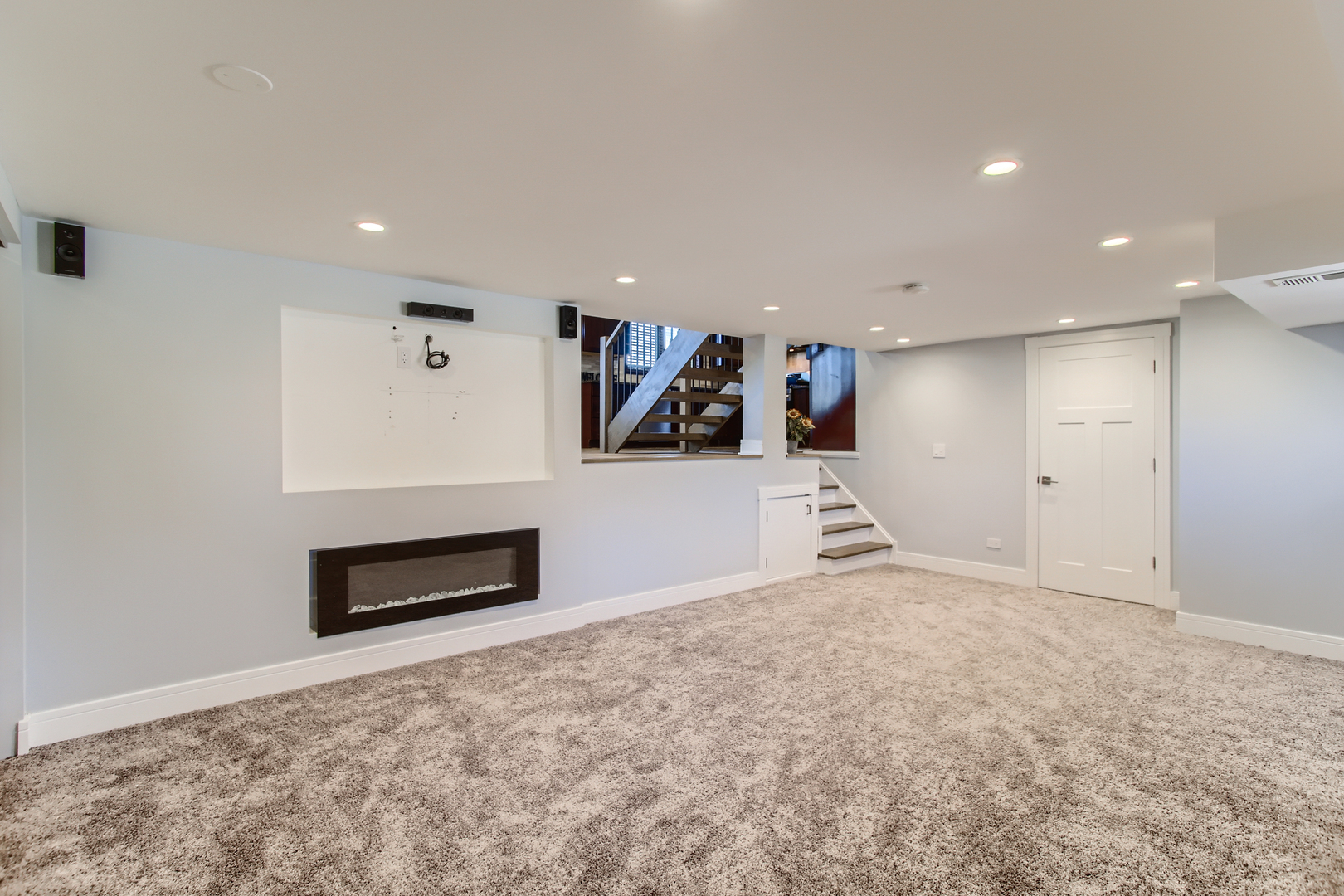 100 Highview Avenue Addison, IL 60101 - Photo 20 of 28 a view of a livingroom with a fireplace