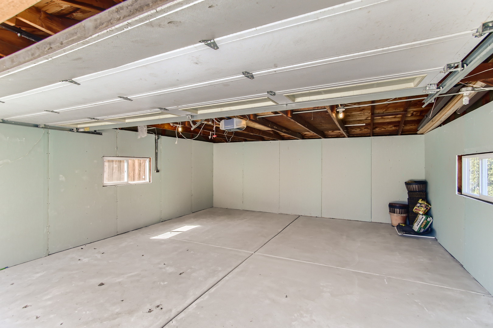 100 Highview Avenue Addison, IL 60101 - Photo 26 of 28 a view of an empty room