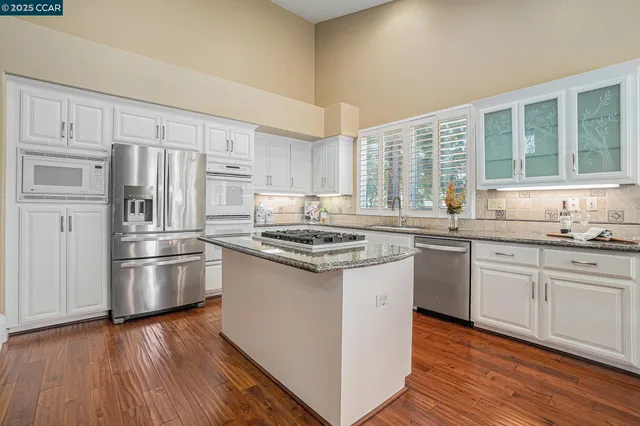 $1,300,000 | 121 St Nazaire Court, Martinez, CA 94553