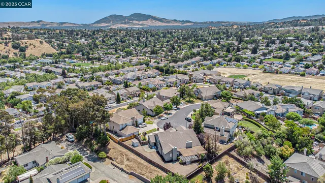 $1,300,000 | 121 St Nazaire Court, Martinez, CA 94553