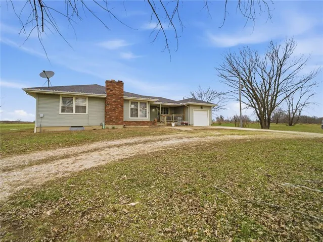 $349,999 | 739 Southwest 700th Road, Holden, MO 64040