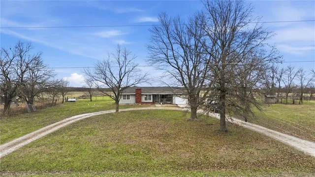 $349,999 | 739 Southwest 700th Road, Holden, MO 64040