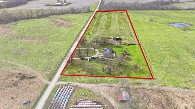 $349,999 | 739 Southwest 700th Road, Holden, MO 64040
