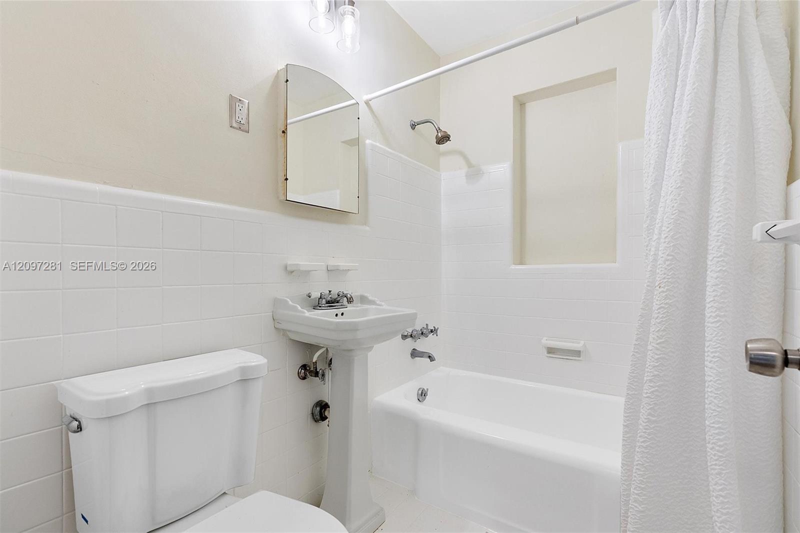 77 Northwest 106th Street Miami Shores, FL 33150 - Photo 30 of 59 Gallery Image 30