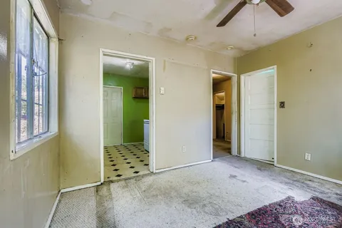 a view of livingroom with entryway
